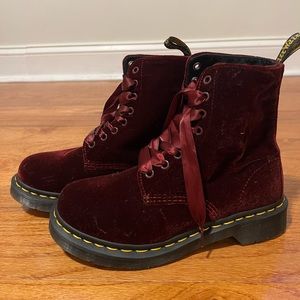 Dr. Martens 1460 Pascal Velvet